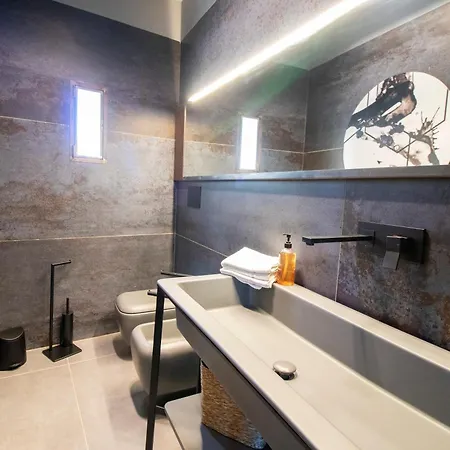 C-home Historic House *