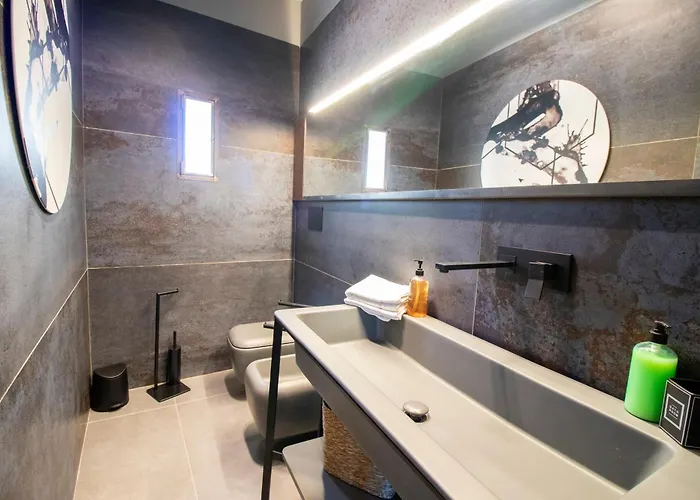 C-home Historic House *